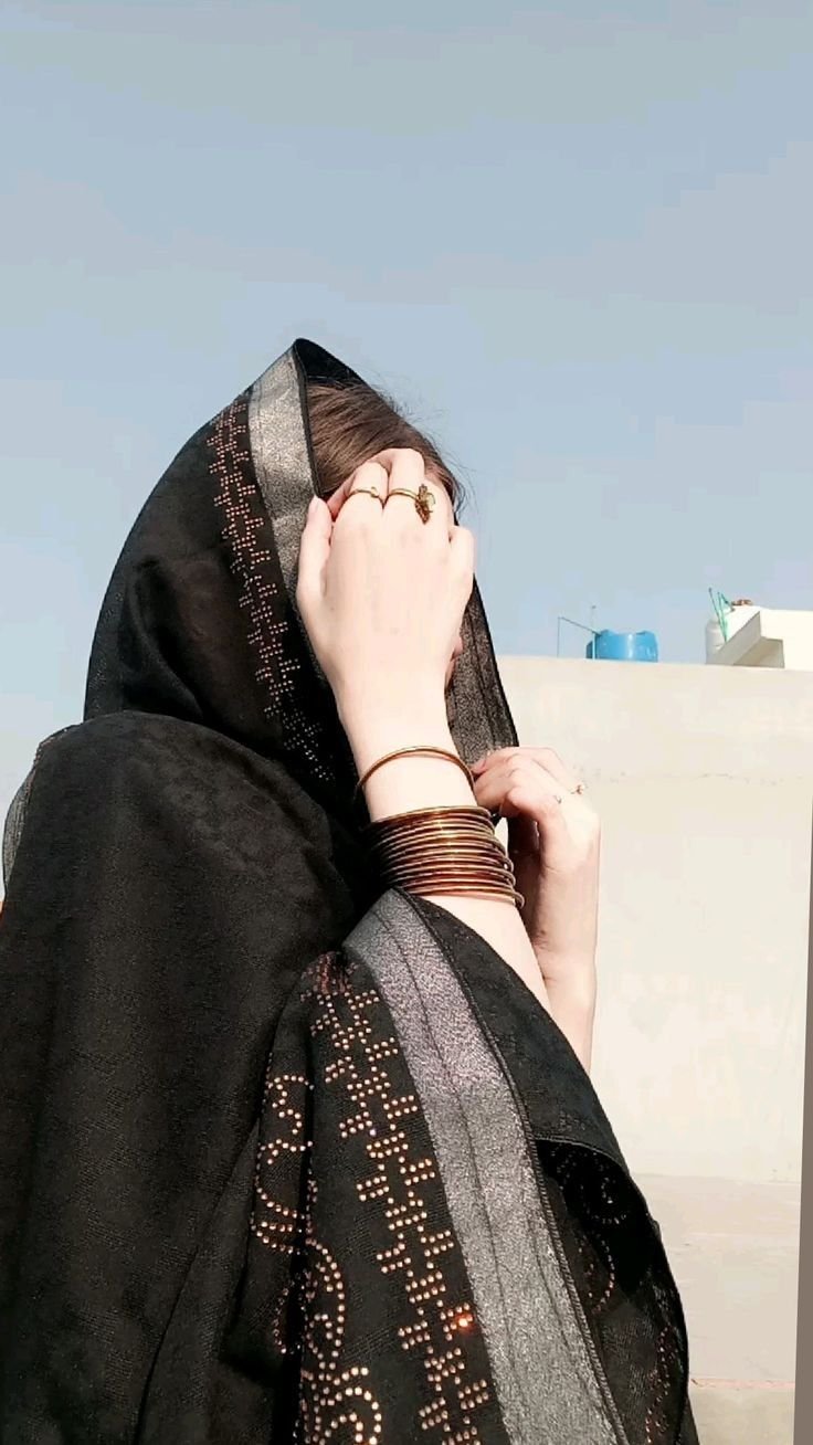  Ayesha R.